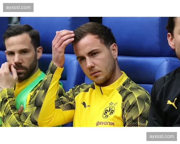 重要名片，踢球者：法鹰将与格策续约一年，带续约选项